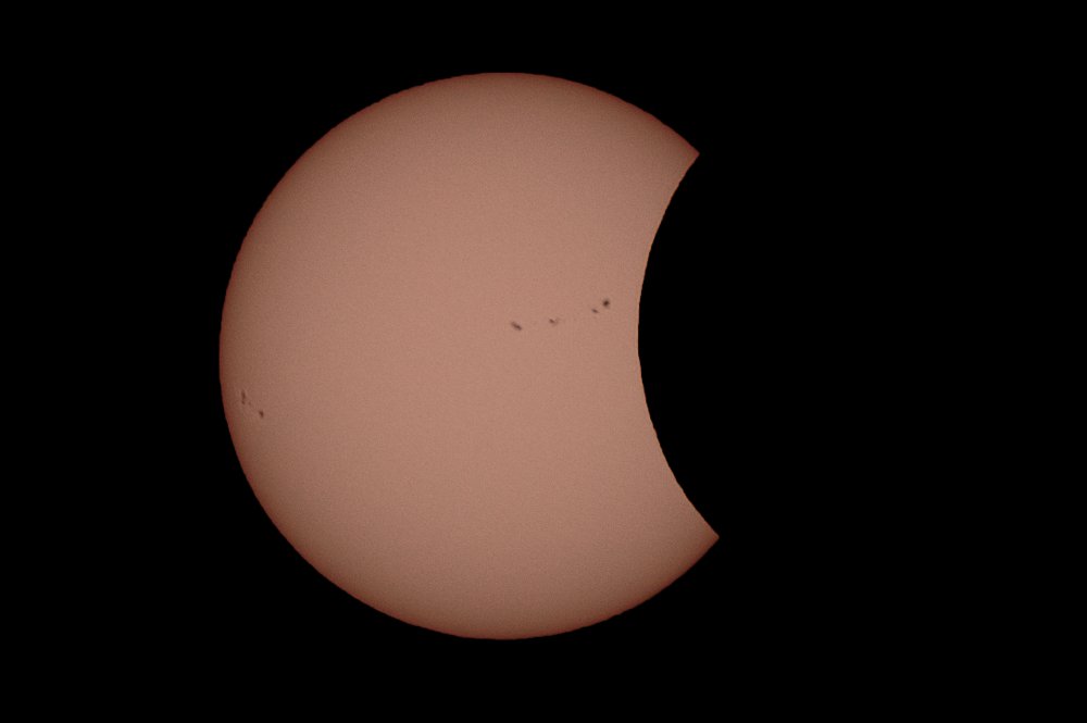 Aug 21 2017 Eclipse early.jpg